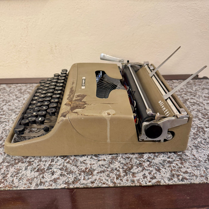 Macchina scrivere Olivetti Lettera 22 sabbia I° tipo con custodia 1950 ca