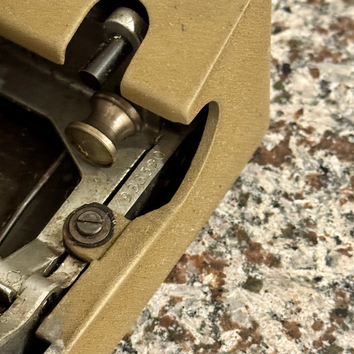 Macchina scrivere Olivetti Lettera 22 sabbia I° tipo con custodia 1950 ca