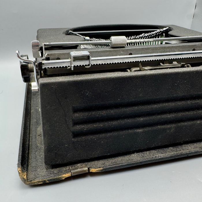 Olivetti Studio 42 funzionante macchina scrivere con custodia rigida colore nero 1930 ca