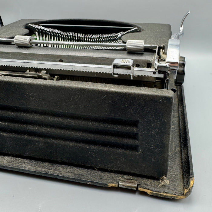 Olivetti Studio 42 funzionante macchina scrivere con custodia rigida colore nero 1930 ca