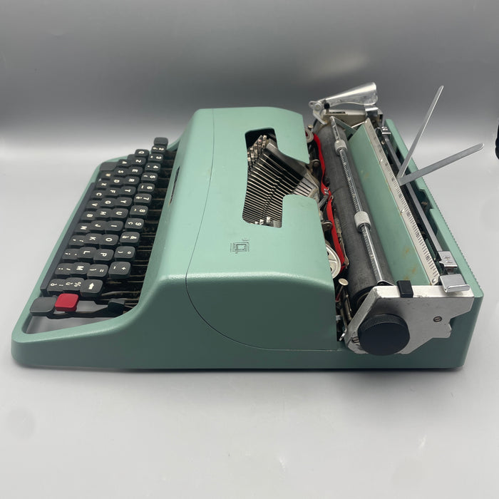 Olivetti Lettera 32 funzionante macchina scrivere con custodia tela colore azzurro 1970 ca