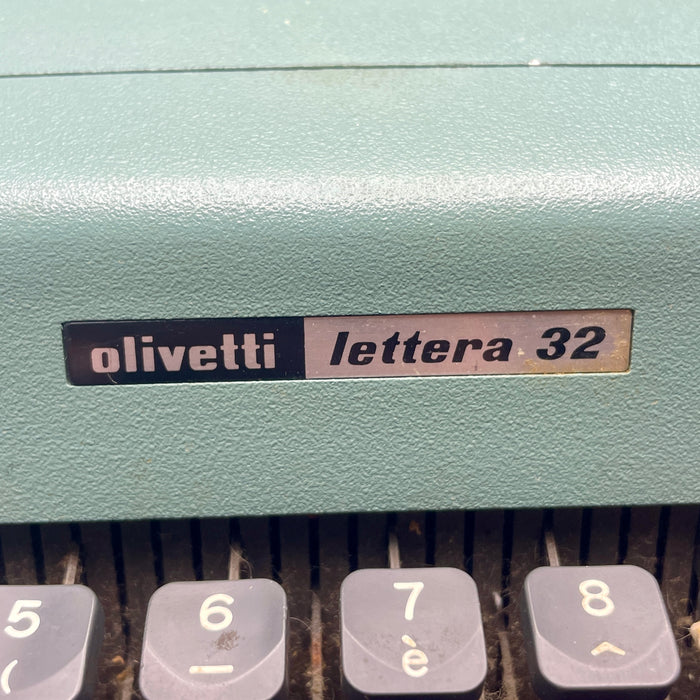 Olivetti Lettera 32 funzionante macchina scrivere con custodia tela colore azzurro 1970 ca