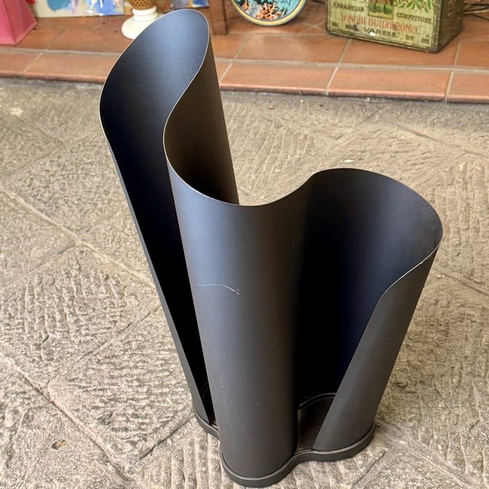 Narciso Tonin portaombrelli nero design Davide Bozzini metallo 2020 ca