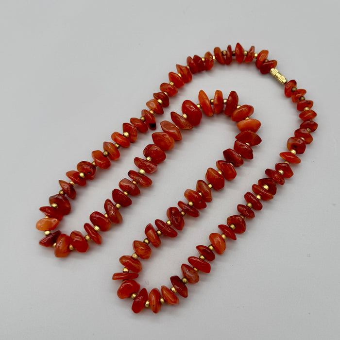 Collana in agata con chiusura in metallo bijoux Italia 1980 ca