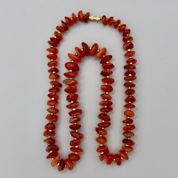 Collana in agata con chiusura in metallo bijoux Italia 1980 ca