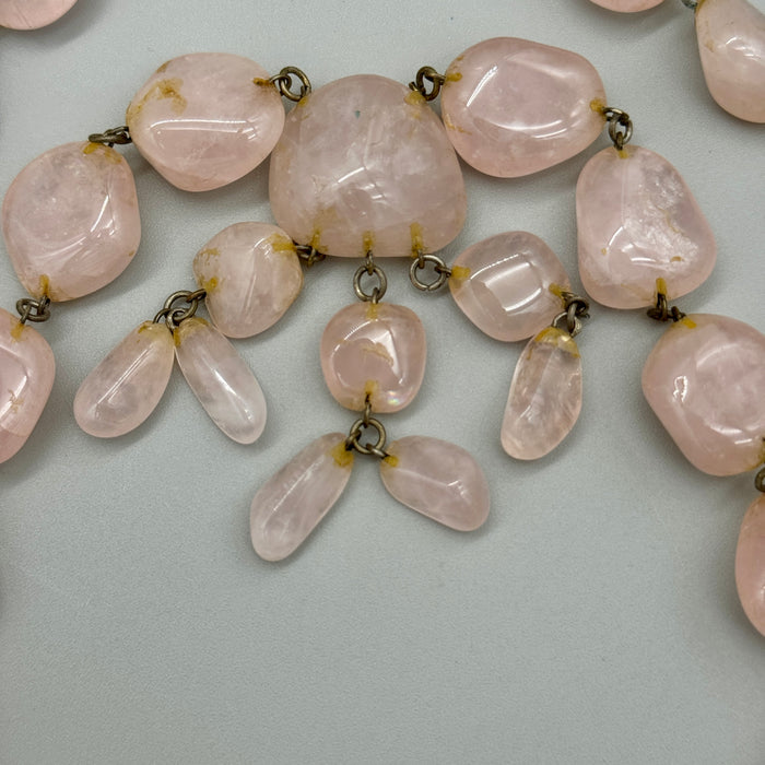 Collana in quarzo rosa chiusura in metallo bijoux Italia 1980 ca