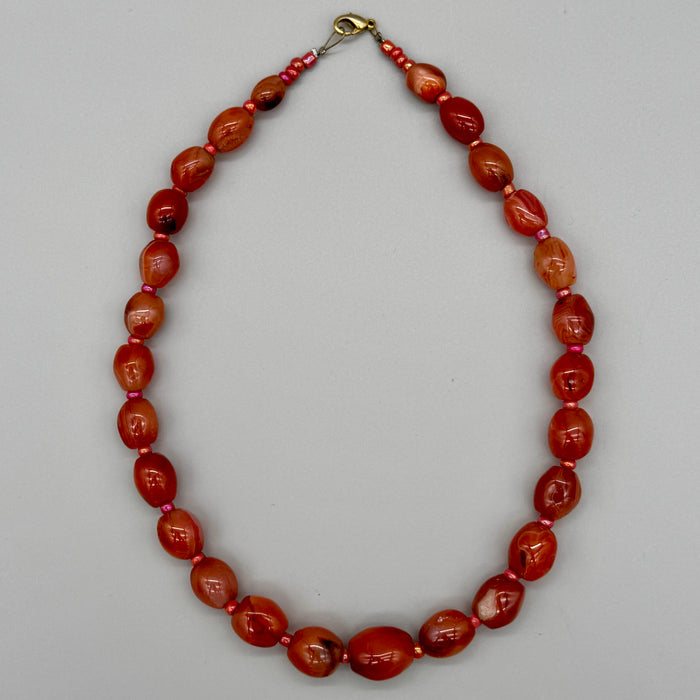 Collana in agata con chiusura dorata bijoux Italia 1980 ca