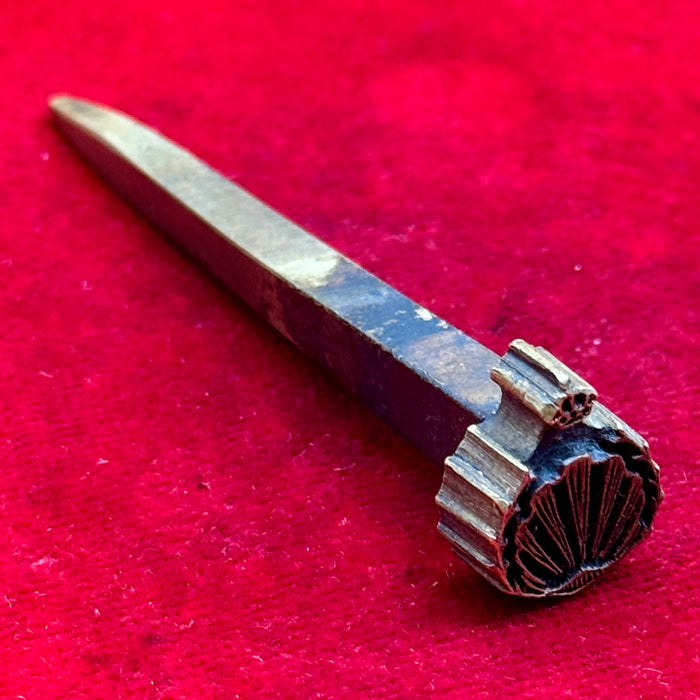 Punzone da pelle Nobile Contrada del Nicchio artigianale ottone 1970 ca