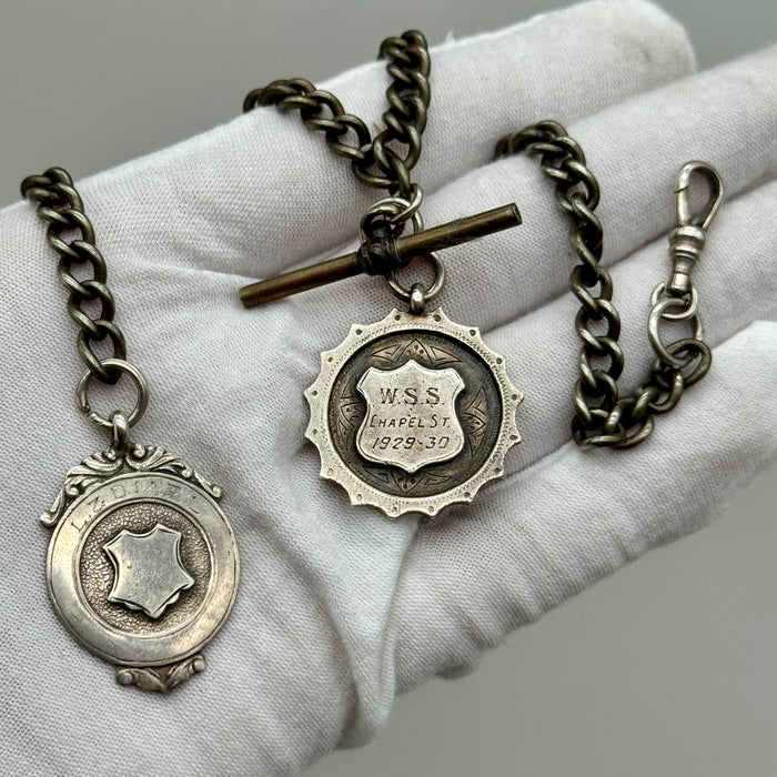 Catena orologio tasca argento con doppia medaglia nominale Regno Unito 1930 ca