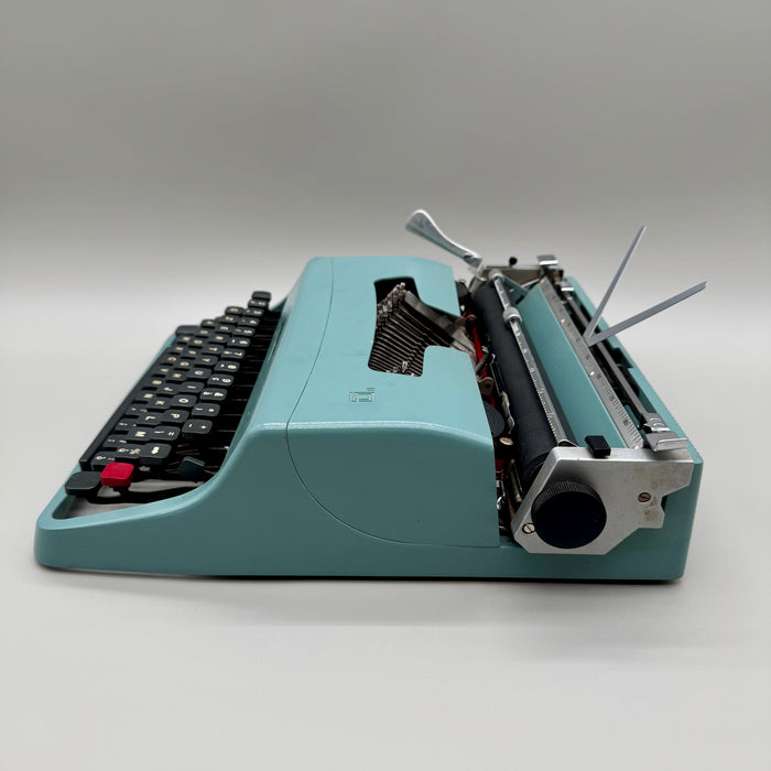 Olivetti Lettera 32 verde acqua macchina scrivere con custodia 1960 ca