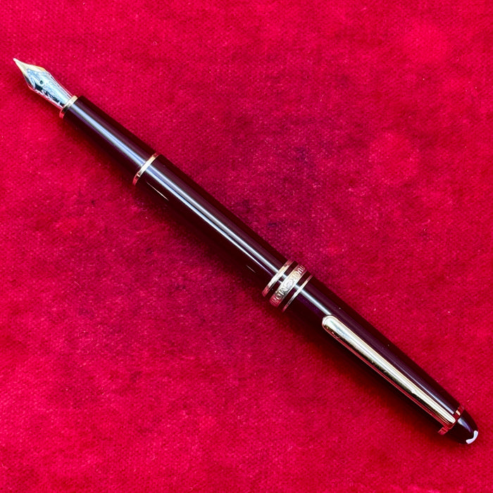 Montblanc Meisterstuck bordeaux penna stilografica pennino F oro 585 Germania 2010 ca