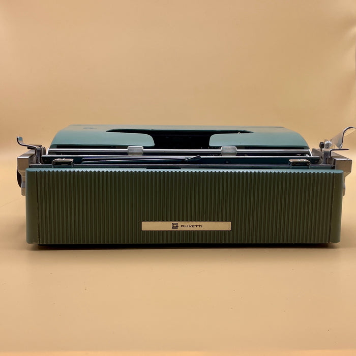 Macchina scrivere Olivetti Lettera 32 verde acqua 1960 ca