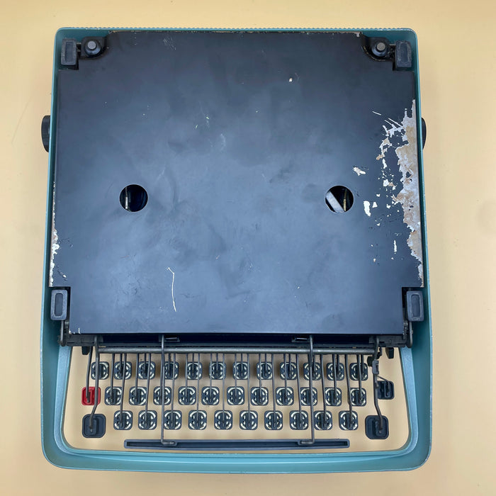 Macchina scrivere Olivetti Lettera 32 verde acqua 1960 ca