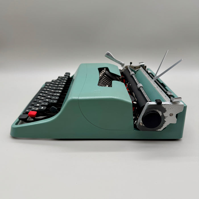 Macchina scrivere Olivetti Lettera 32 verde acqua custodia 1960 ca
