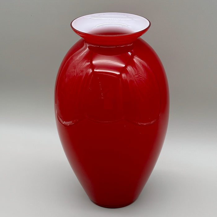 Vaso incamiciato rosso bianco vetro Murano 1990 ca
