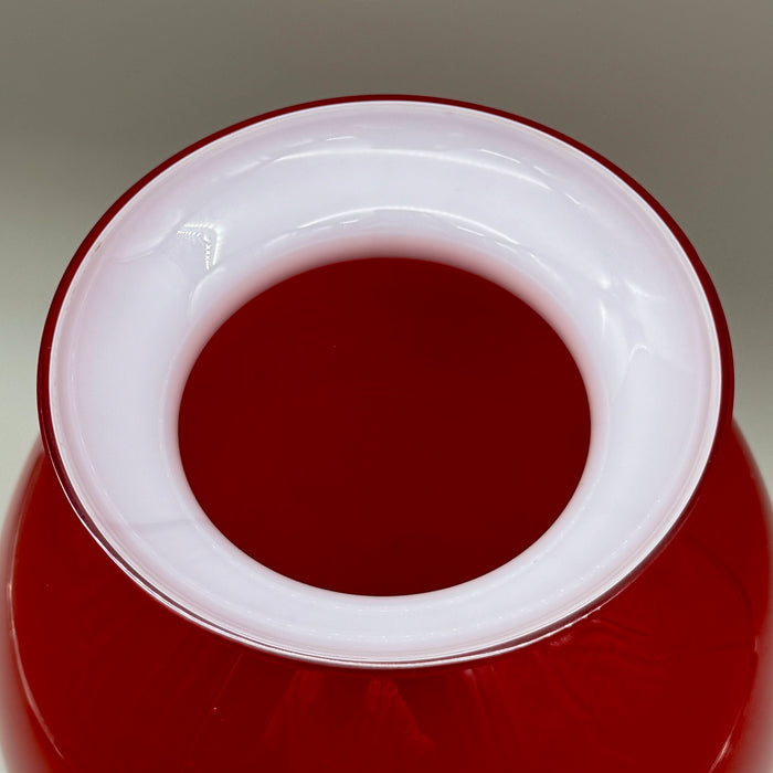 Vaso incamiciato rosso bianco vetro Murano 1990 ca