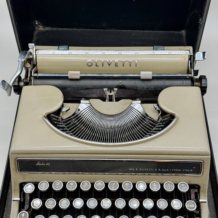 Olivetti Studio 42 macchina scrivere color sabbia con custodia 1930 ca