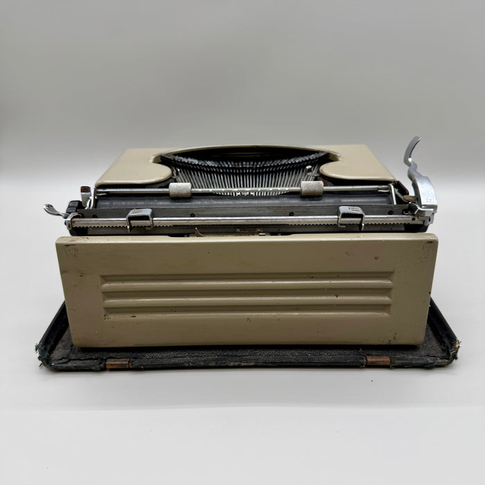 Olivetti Studio 42 macchina scrivere color sabbia con custodia 1930 ca