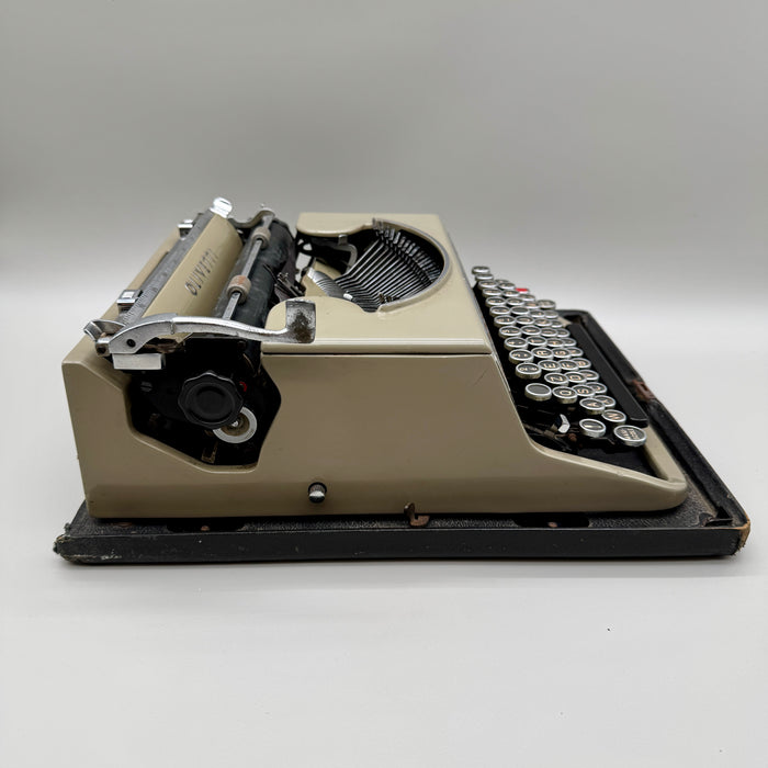 Olivetti Studio 42 macchina scrivere color sabbia con custodia 1930 ca