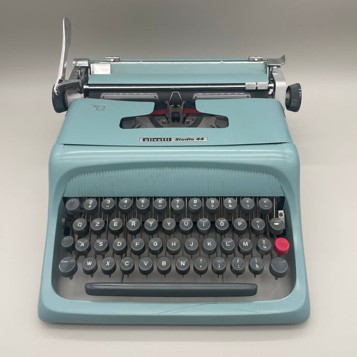 Olivetti Studio 44 azzurra macchina scrivere Nizzoli 1952