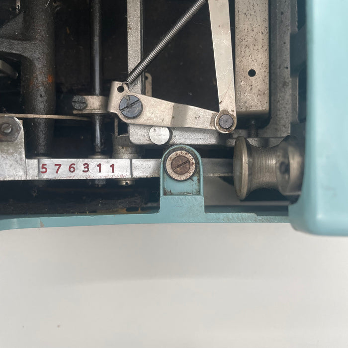 Olivetti Studio 44 azzurra macchina scrivere Nizzoli 1952
