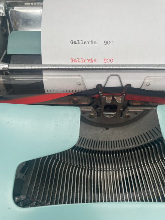 Olivetti Studio 44 azzurra macchina scrivere Nizzoli 1952