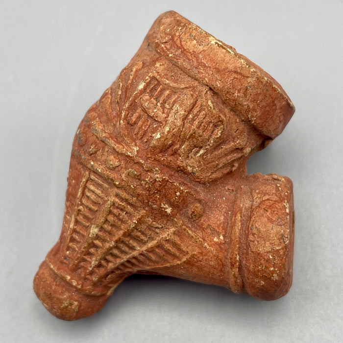 Fornello di pipa in terracotta con stemma di Milano XIX sec.