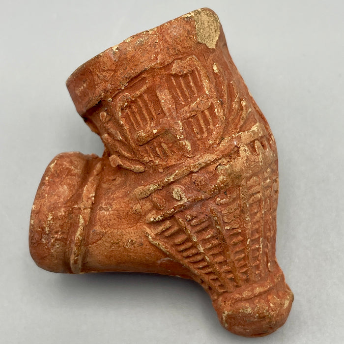 Fornello di pipa in terracotta con stemma di Milano XIX sec.