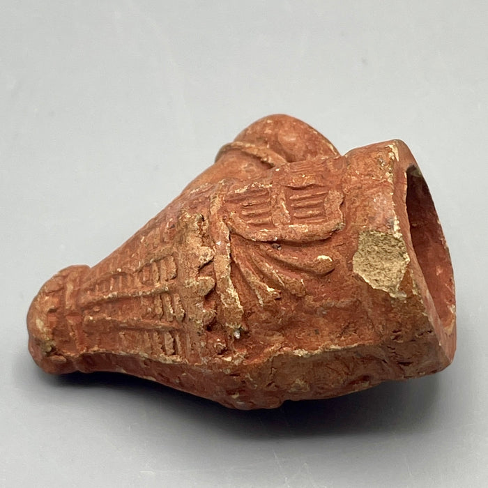 Fornello di pipa in terracotta con stemma di Milano XIX sec.