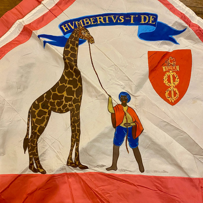 Bandiera in seta Imperiale Contrada della Giraffa stemma dipinto Siena 1960 ca