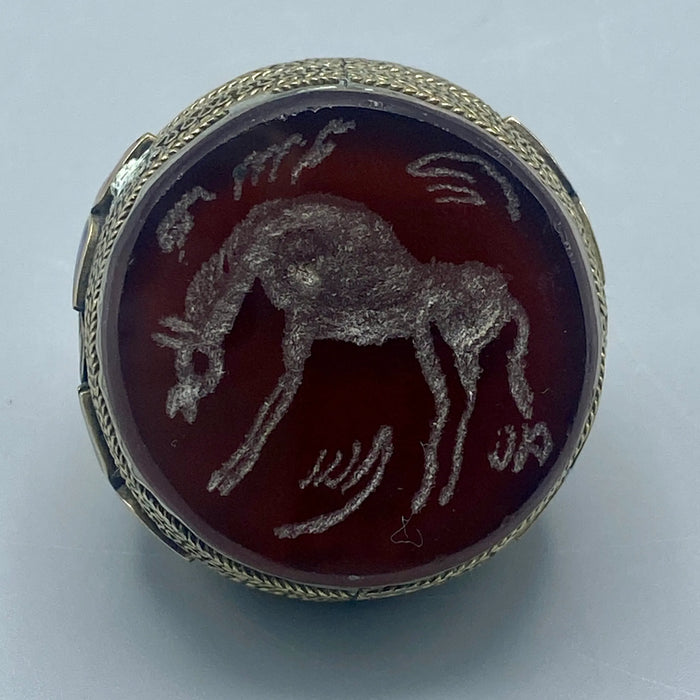 Anello sigillo cavallo in corniola e pietre dure su argento Afghanistan 1920 ca